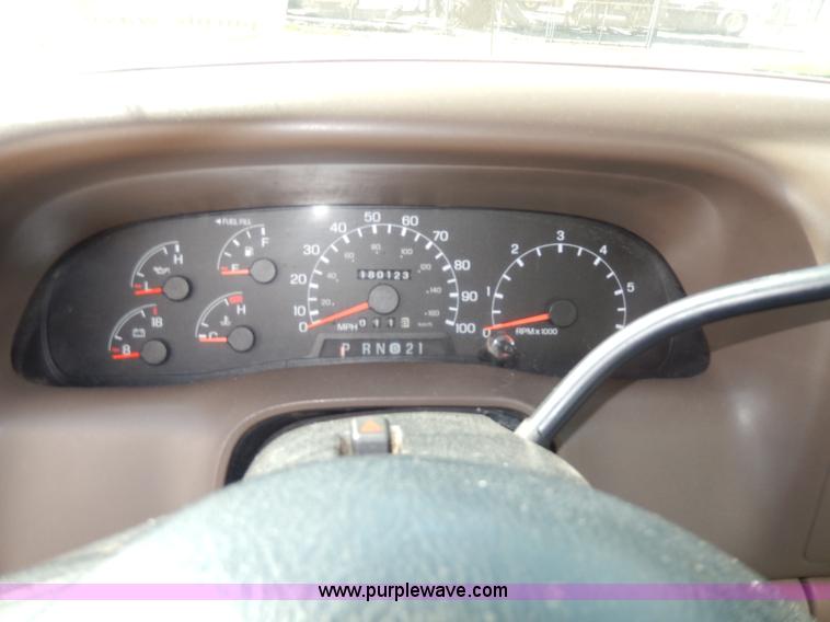 image for item D8045 1999 Ford F250 Super Duty SuperCab pickup truck