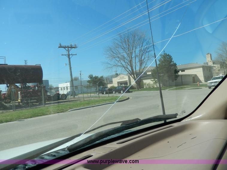 image for item D8045 1999 Ford F250 Super Duty SuperCab pickup truck