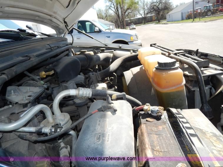 image for item D8045 1999 Ford F250 Super Duty SuperCab pickup truck