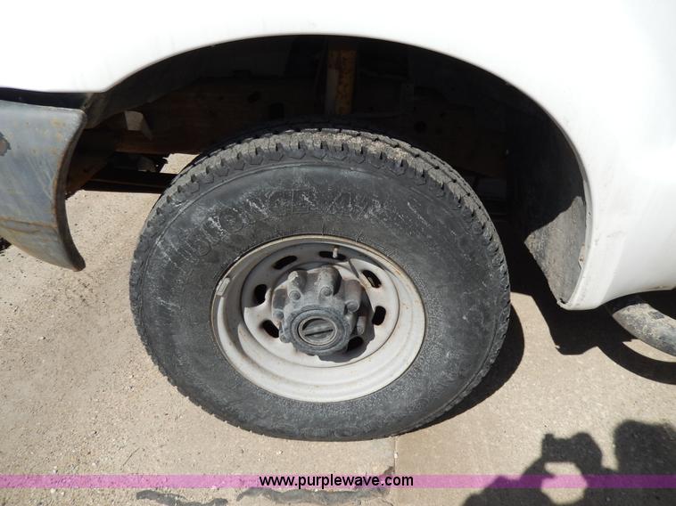 image for item D8045 1999 Ford F250 Super Duty SuperCab pickup truck