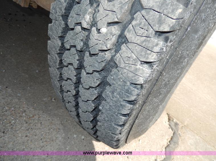 image for item D8045 1999 Ford F250 Super Duty SuperCab pickup truck