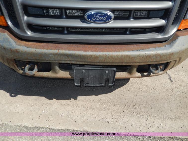 image for item D8045 1999 Ford F250 Super Duty SuperCab pickup truck