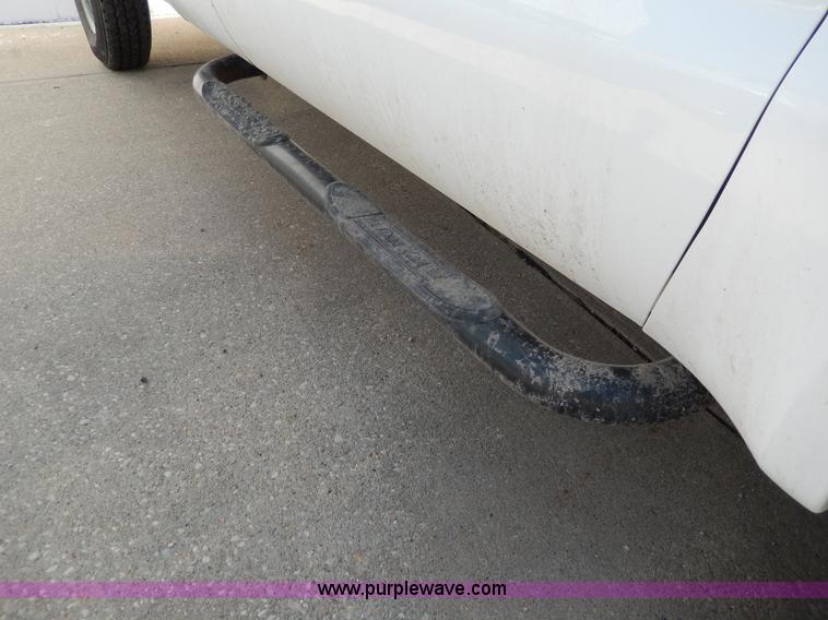 image for item D8045 1999 Ford F250 Super Duty SuperCab pickup truck