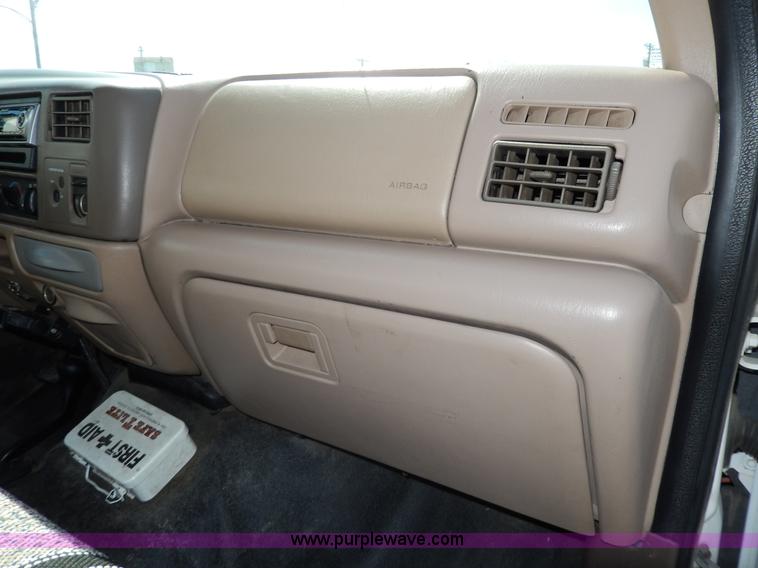 image for item D8045 1999 Ford F250 Super Duty SuperCab pickup truck