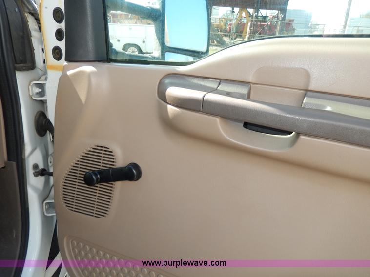 image for item D8045 1999 Ford F250 Super Duty SuperCab pickup truck