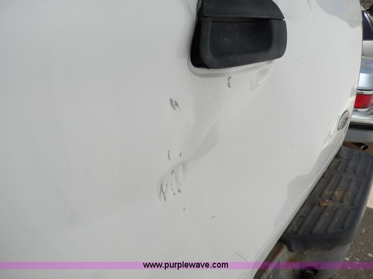 image for item D8045 1999 Ford F250 Super Duty SuperCab pickup truck