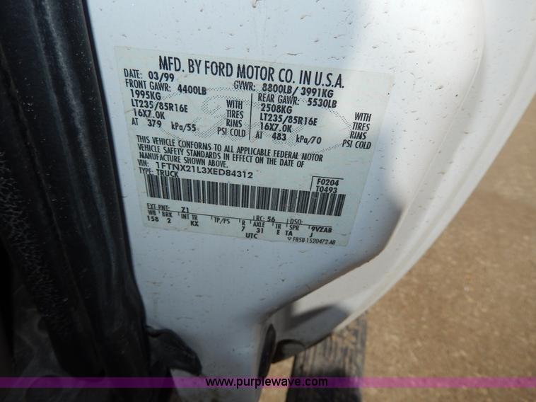 image for item D8045 1999 Ford F250 Super Duty SuperCab pickup truck