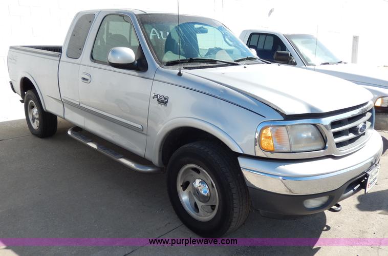 image for item D8047 2000 Ford F150 XLT Off-Road SuperCab pickup truck