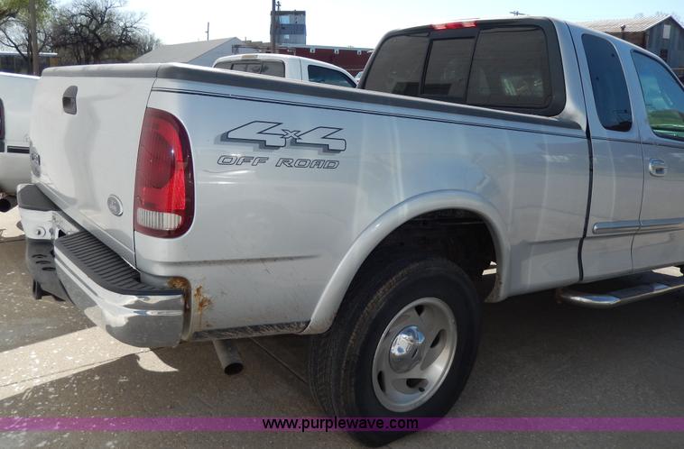 image for item D8047 2000 Ford F150 XLT Off-Road SuperCab pickup truck