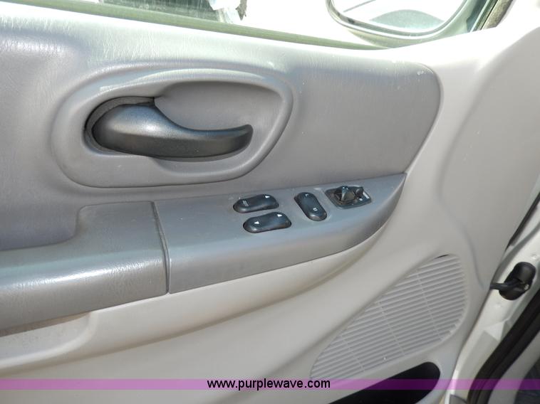 image for item D8047 2000 Ford F150 XLT Off-Road SuperCab pickup truck