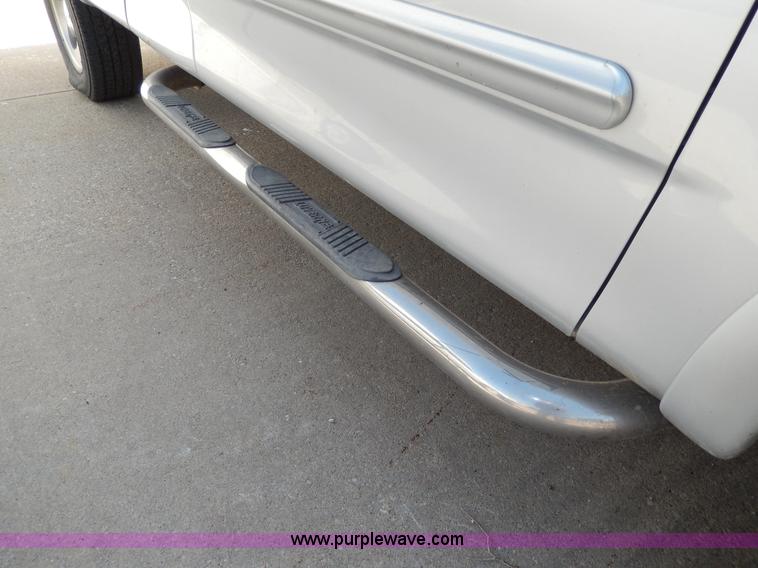 image for item D8047 2000 Ford F150 XLT Off-Road SuperCab pickup truck