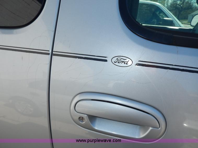 image for item D8047 2000 Ford F150 XLT Off-Road SuperCab pickup truck