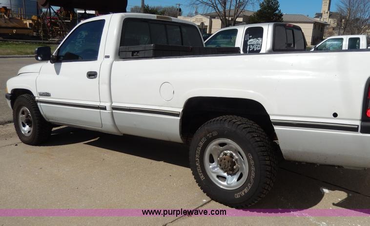 image for item D8048 1995 Dodge Ram 2500 HD Laramie SLT pickup truck