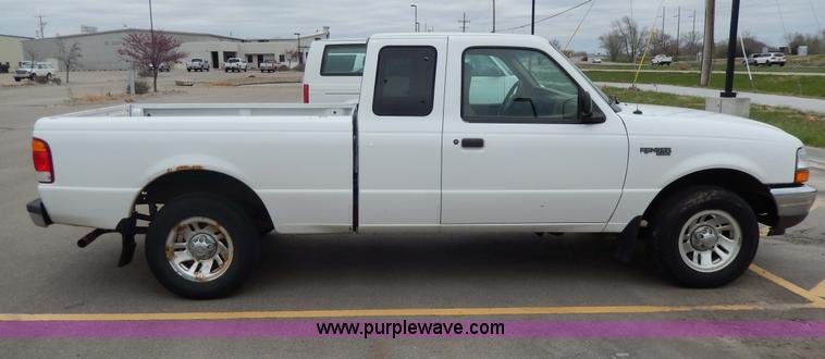 image for item D8049 1999 Ford Ranger XLT pickup truck