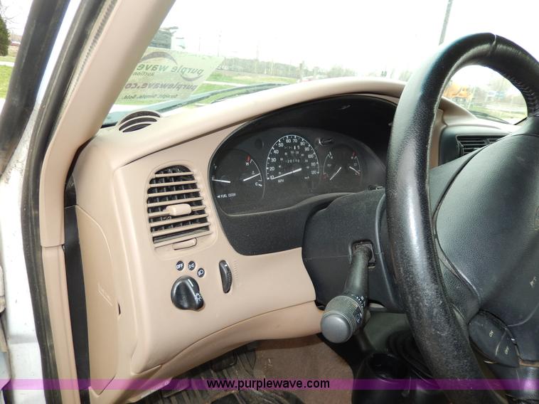 image for item D8049 1999 Ford Ranger XLT pickup truck