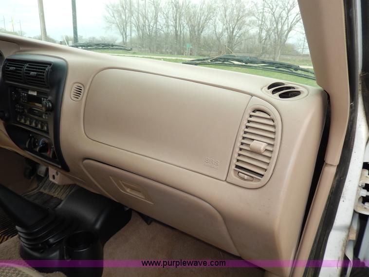 image for item D8049 1999 Ford Ranger XLT pickup truck