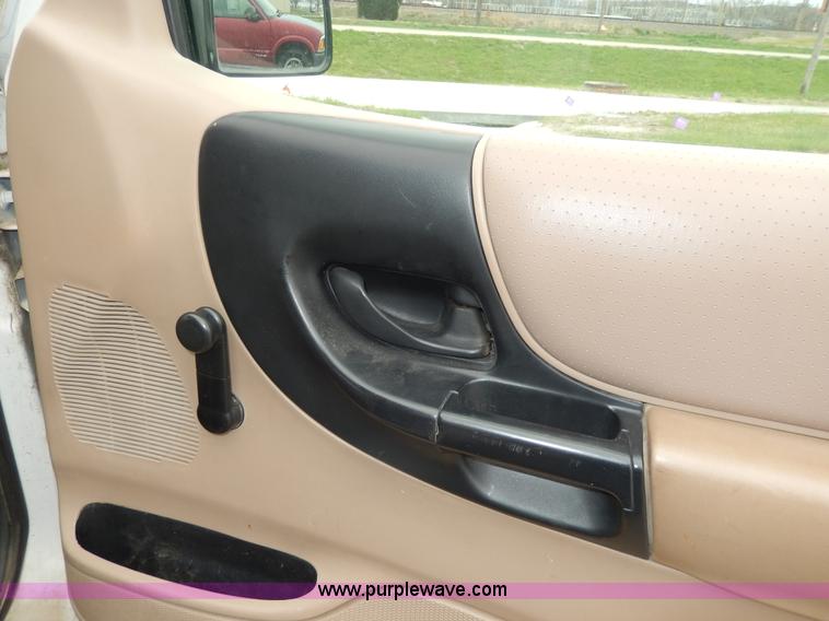 image for item D8049 1999 Ford Ranger XLT pickup truck