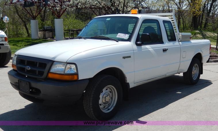 image for item D8052 2000 Ford Ranger pickup truck
