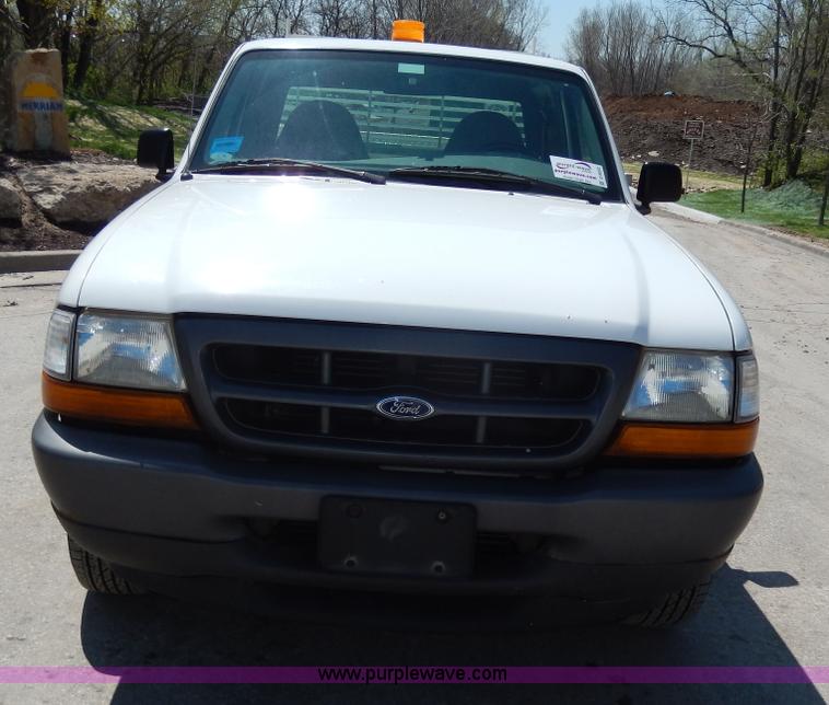 image for item D8052 2000 Ford Ranger pickup truck