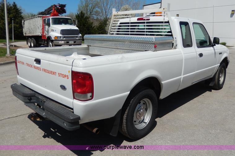 image for item D8052 2000 Ford Ranger pickup truck