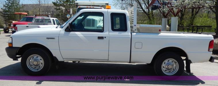 image for item D8052 2000 Ford Ranger pickup truck