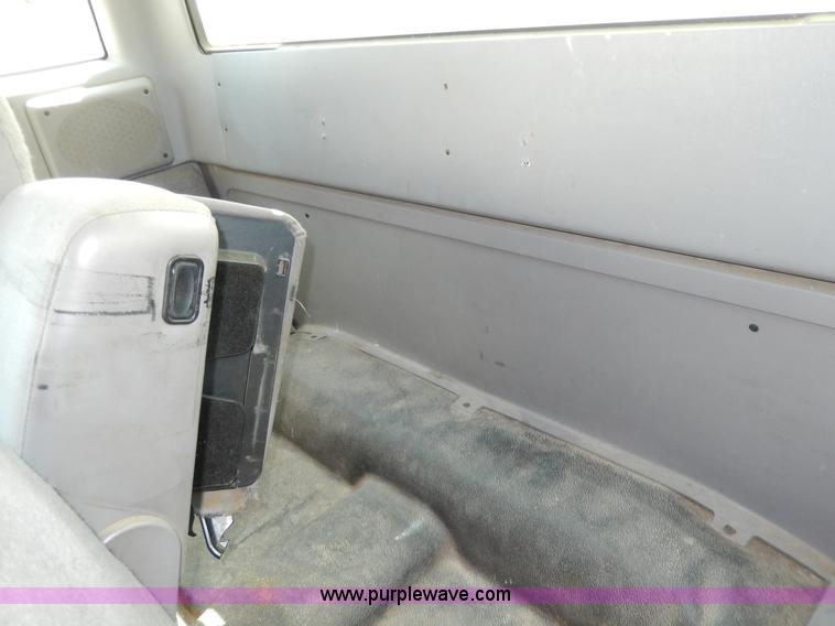 image for item D8052 2000 Ford Ranger pickup truck