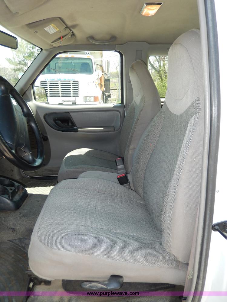 image for item D8052 2000 Ford Ranger pickup truck