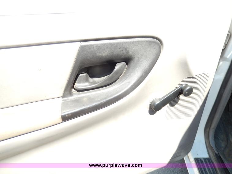 image for item D8052 2000 Ford Ranger pickup truck