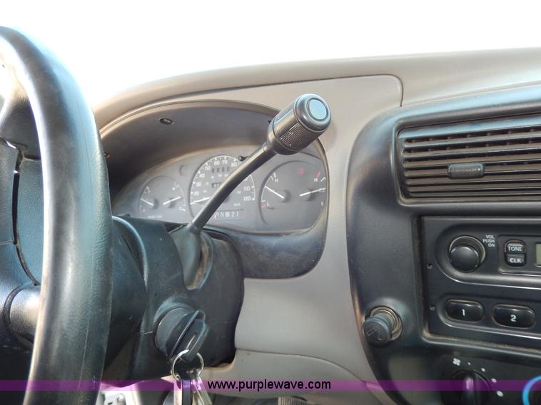 image for item D8052 2000 Ford Ranger pickup truck