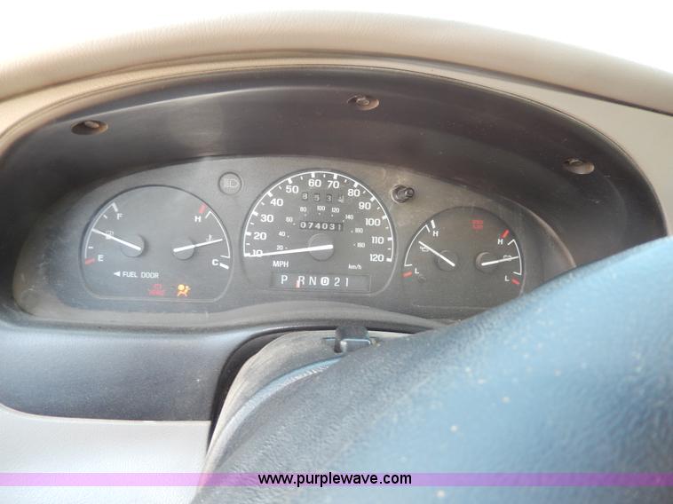 image for item D8052 2000 Ford Ranger pickup truck