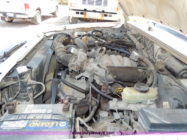 image for item D8052 2000 Ford Ranger pickup truck