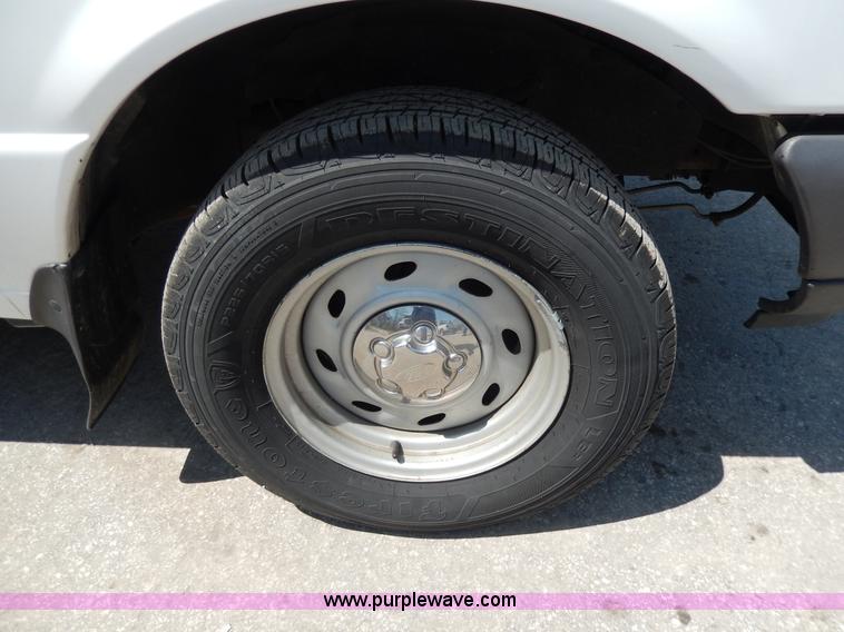 image for item D8052 2000 Ford Ranger pickup truck