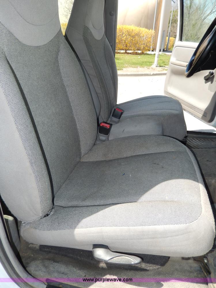 image for item D8052 2000 Ford Ranger pickup truck