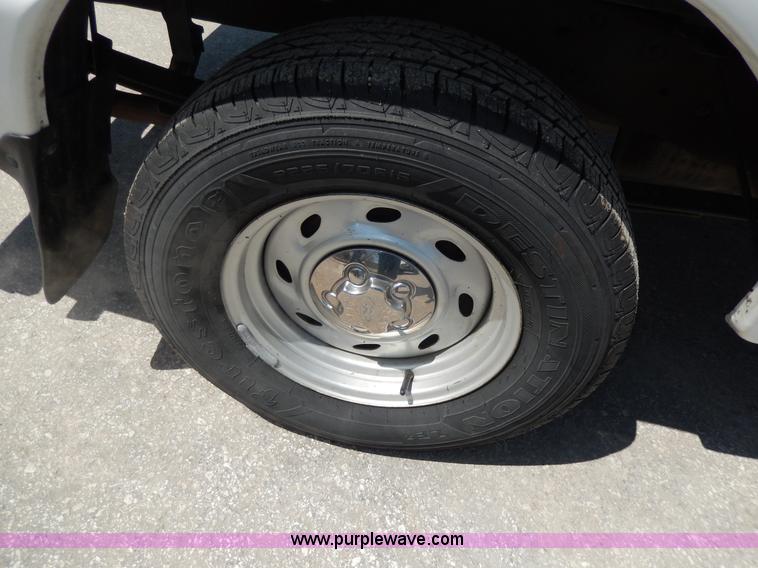 image for item D8052 2000 Ford Ranger pickup truck