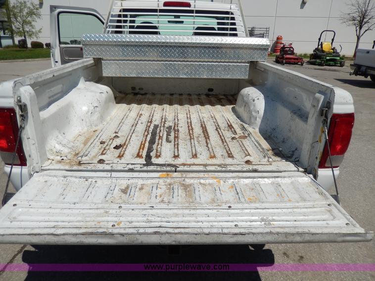 image for item D8052 2000 Ford Ranger pickup truck