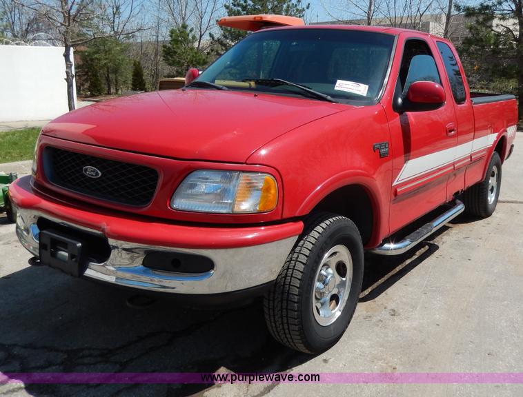 image for item D8053 1998 Ford F150 XLT SuperCab pickup truck