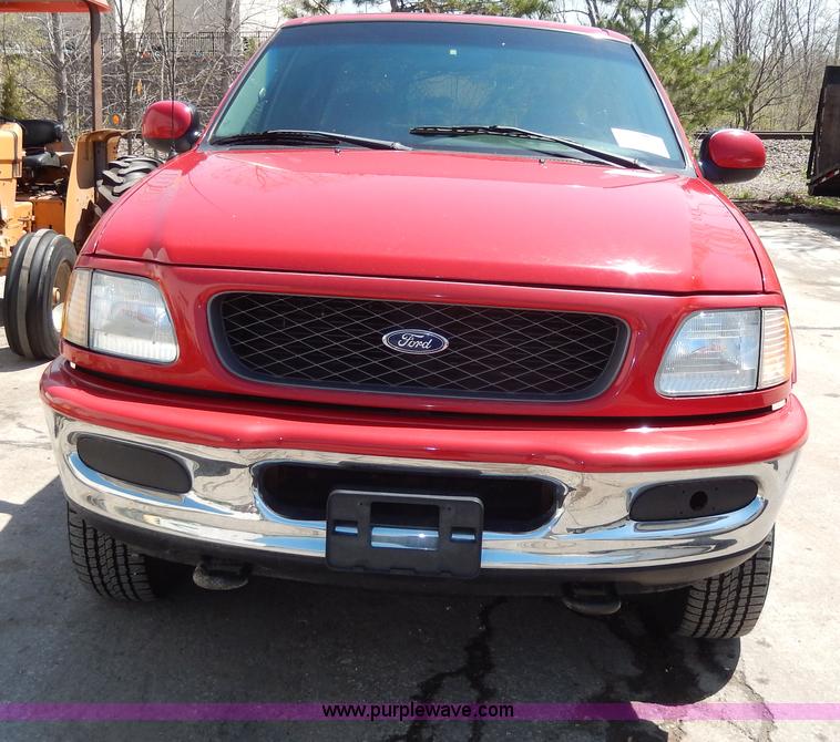 image for item D8053 1998 Ford F150 XLT SuperCab pickup truck