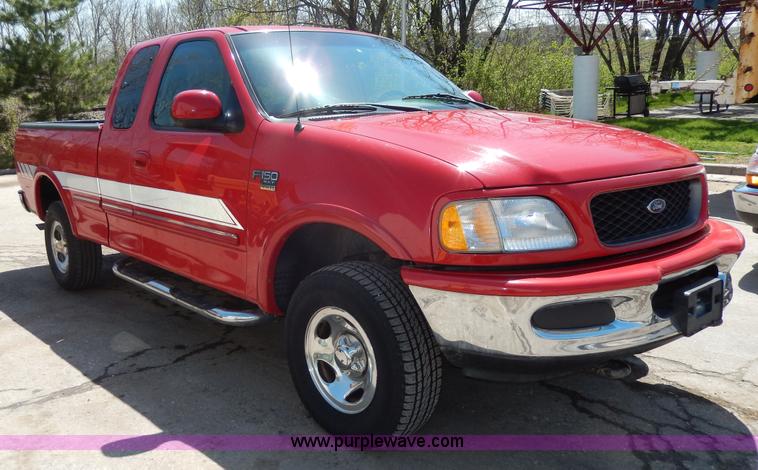 image for item D8053 1998 Ford F150 XLT SuperCab pickup truck