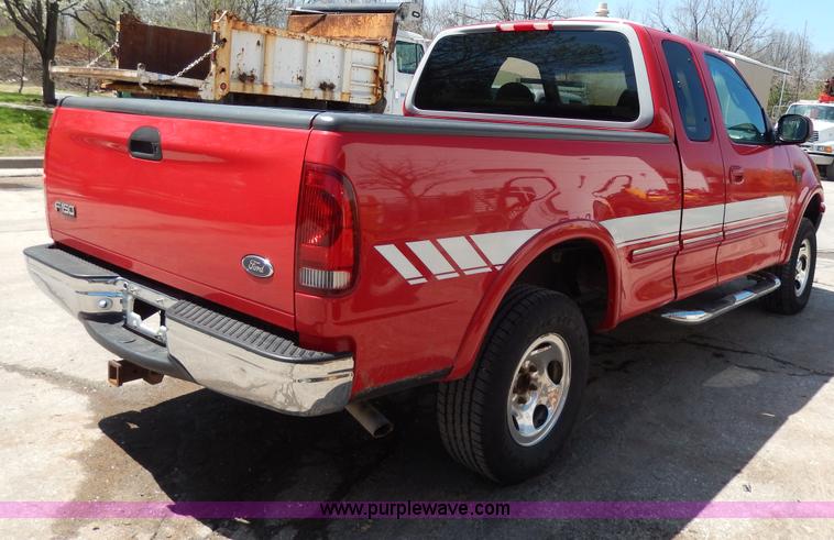 image for item D8053 1998 Ford F150 XLT SuperCab pickup truck
