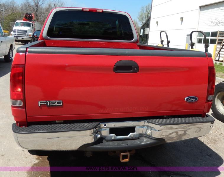 image for item D8053 1998 Ford F150 XLT SuperCab pickup truck