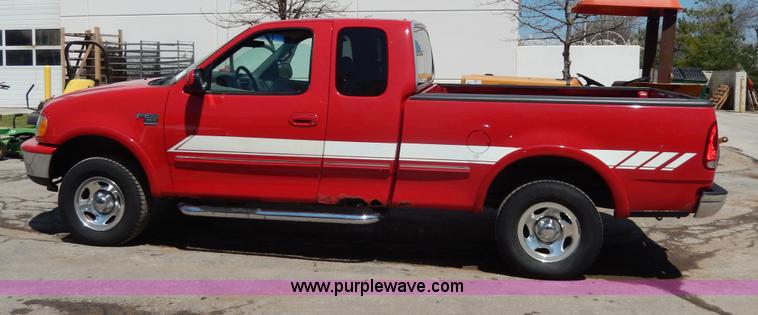 image for item D8053 1998 Ford F150 XLT SuperCab pickup truck