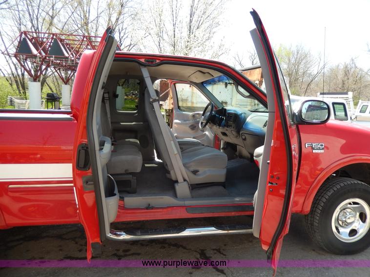 image for item D8053 1998 Ford F150 XLT SuperCab pickup truck