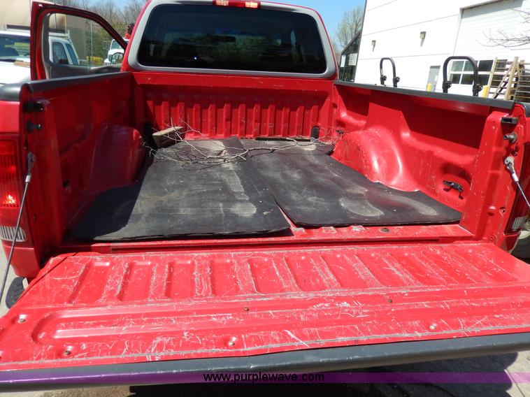 image for item D8053 1998 Ford F150 XLT SuperCab pickup truck