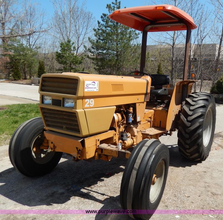 image for item D8054 1988 Case 485-380B tractor