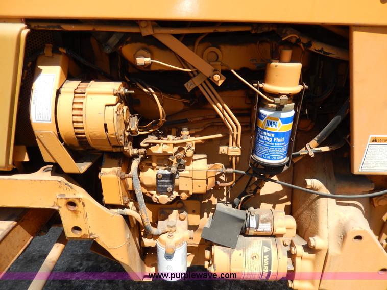 image for item D8054 1988 Case 485-380B tractor