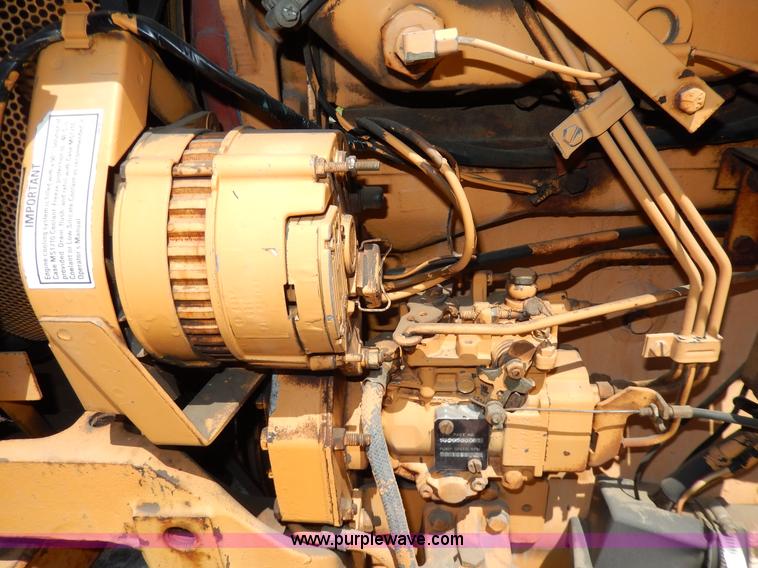 image for item D8054 1988 Case 485-380B tractor