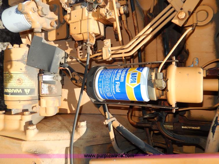 image for item D8054 1988 Case 485-380B tractor