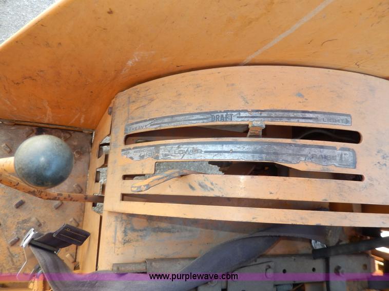 image for item D8054 1988 Case 485-380B tractor