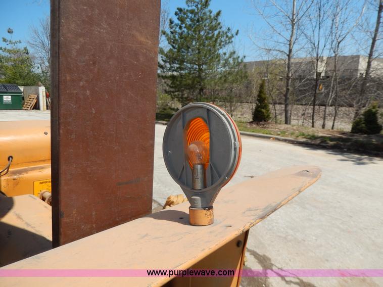 image for item D8054 1988 Case 485-380B tractor