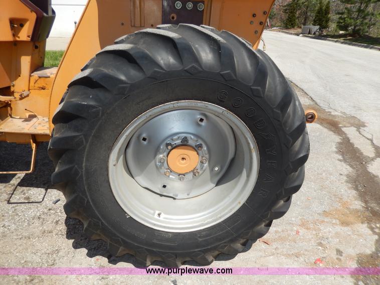 image for item D8054 1988 Case 485-380B tractor